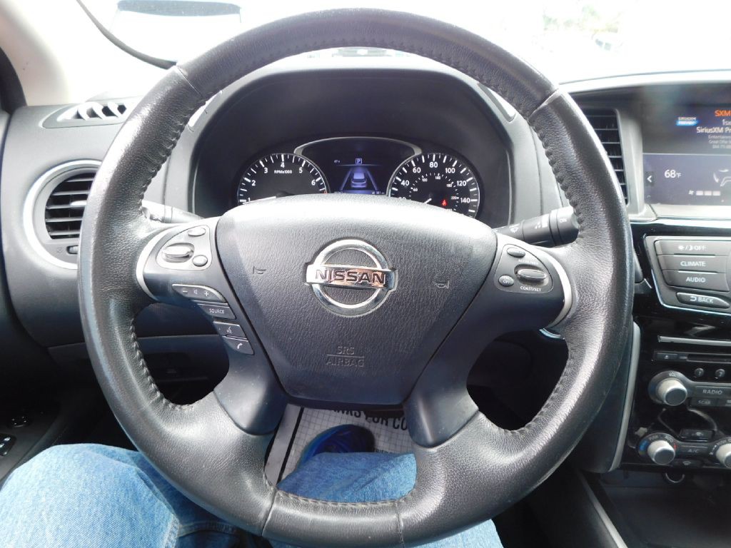 2017 Nissan Pathfinder Image 23