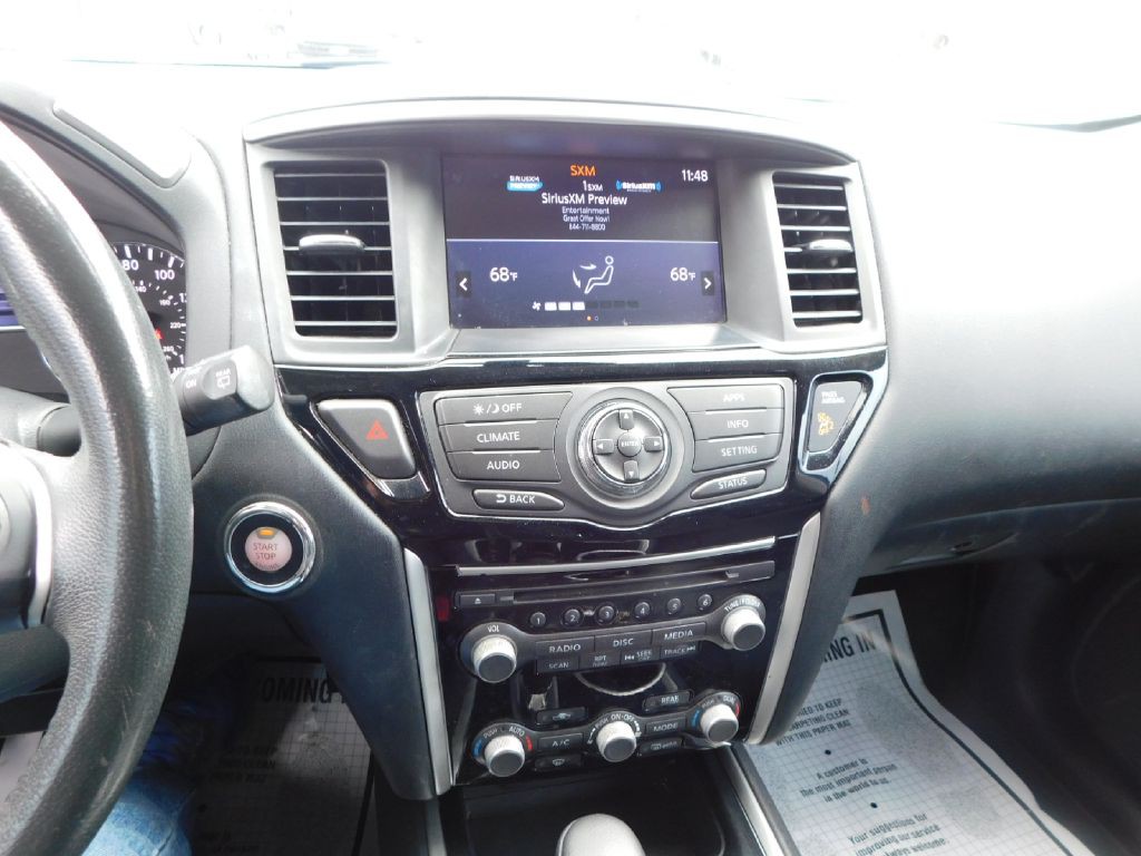 2017 Nissan Pathfinder Image 24