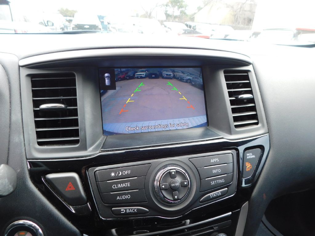 2017 Nissan Pathfinder Image 25