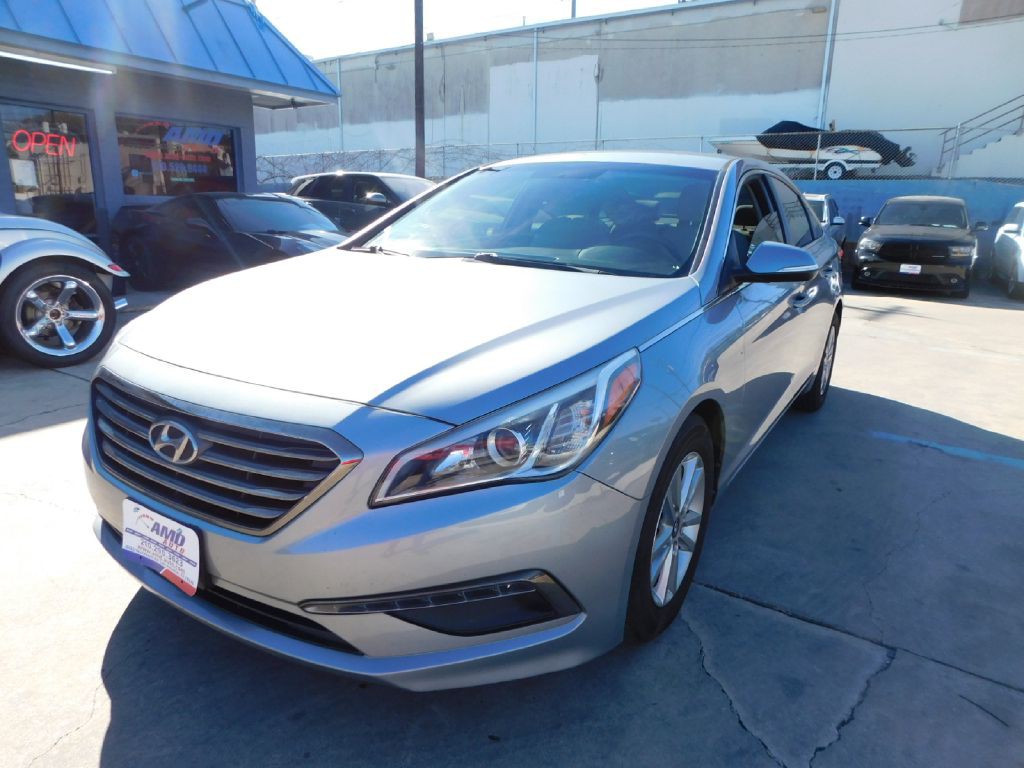 2015 Hyundai Sonata Image 3