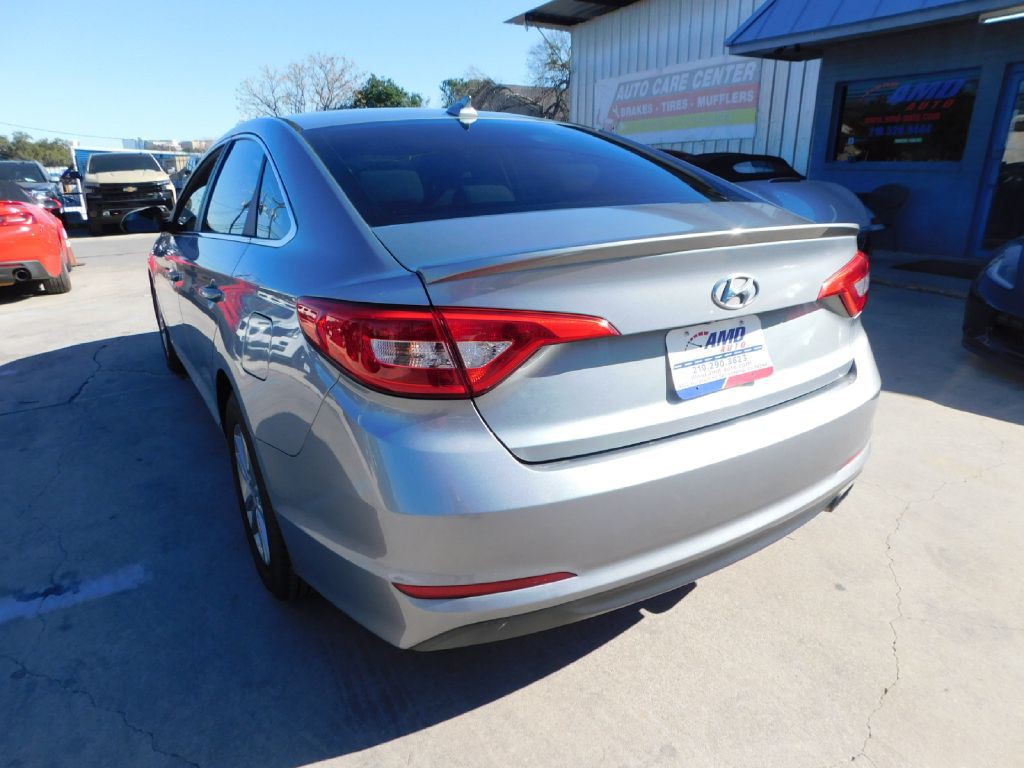 2015 Hyundai Sonata Image 5