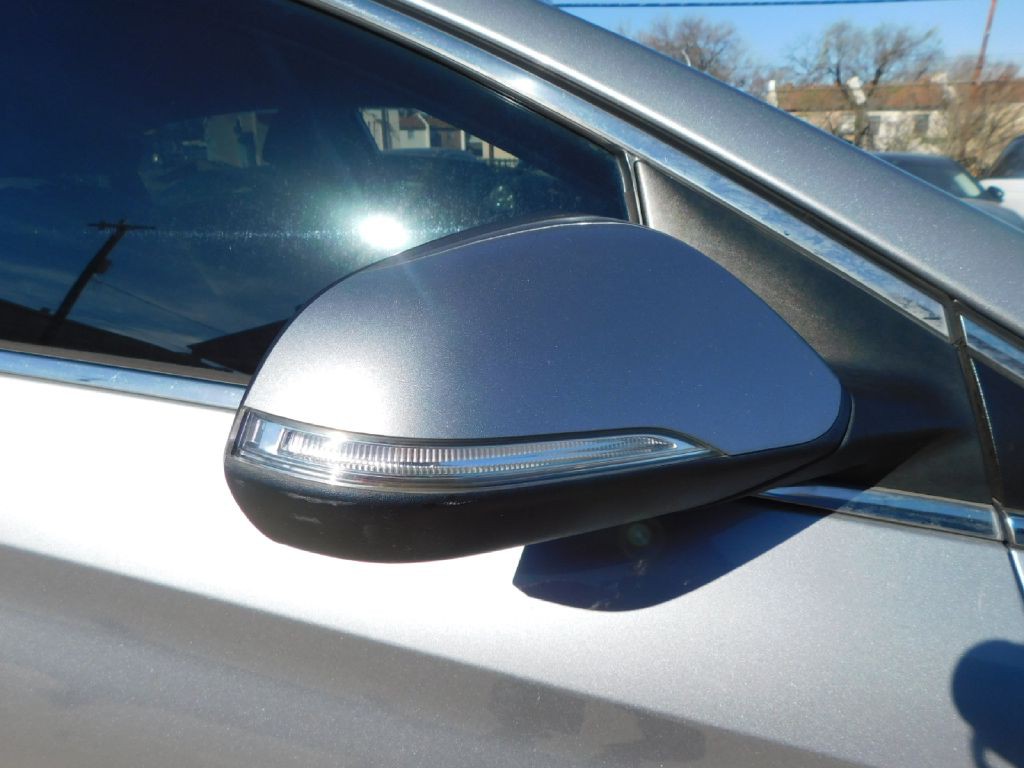 2015 Hyundai Sonata Image 10