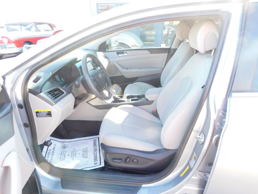 2015 Hyundai Sonata Image 18