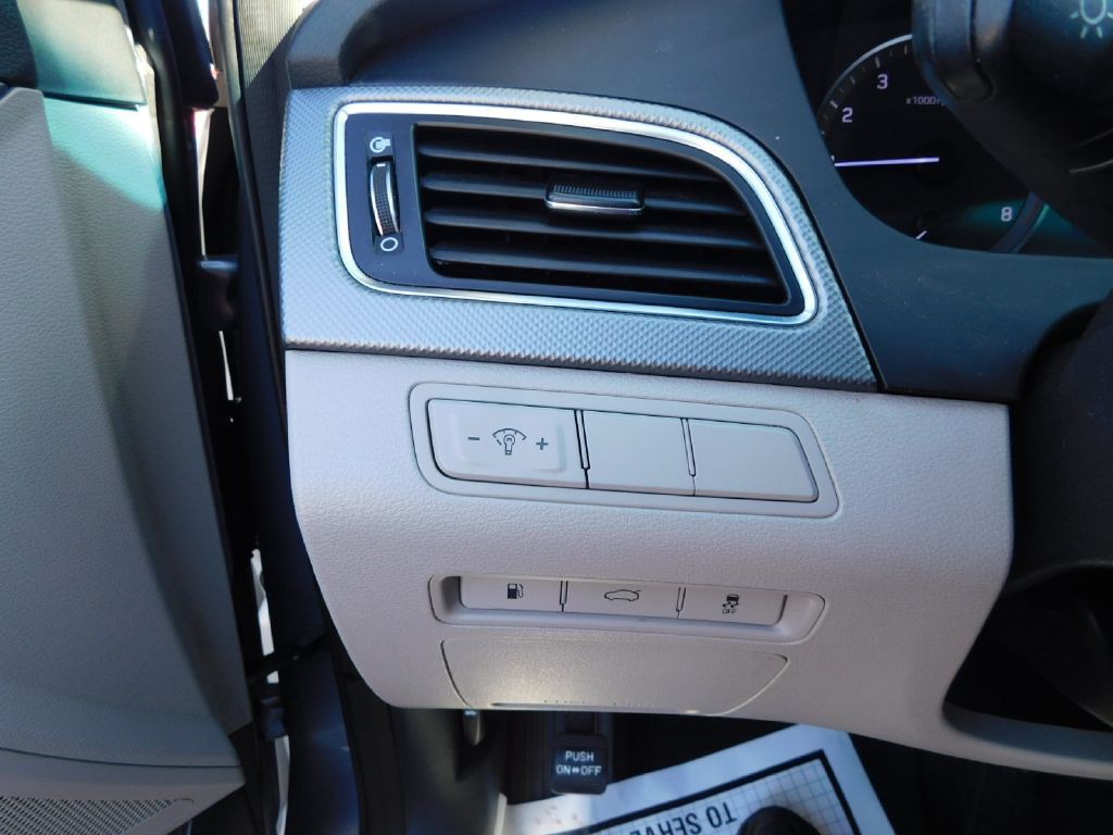 2015 Hyundai Sonata Image 23