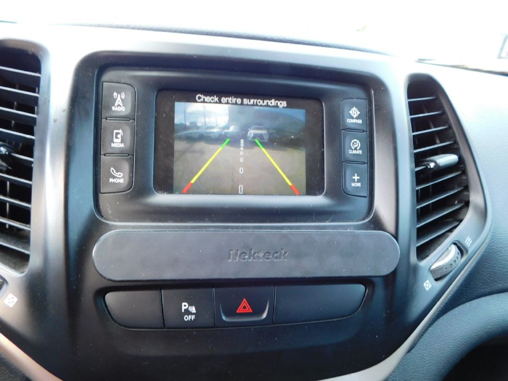 2017 Jeep Cherokee Image 17