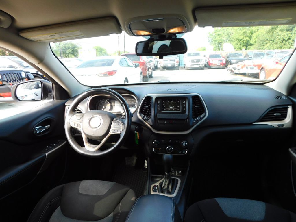 2017 Jeep Cherokee Image 20