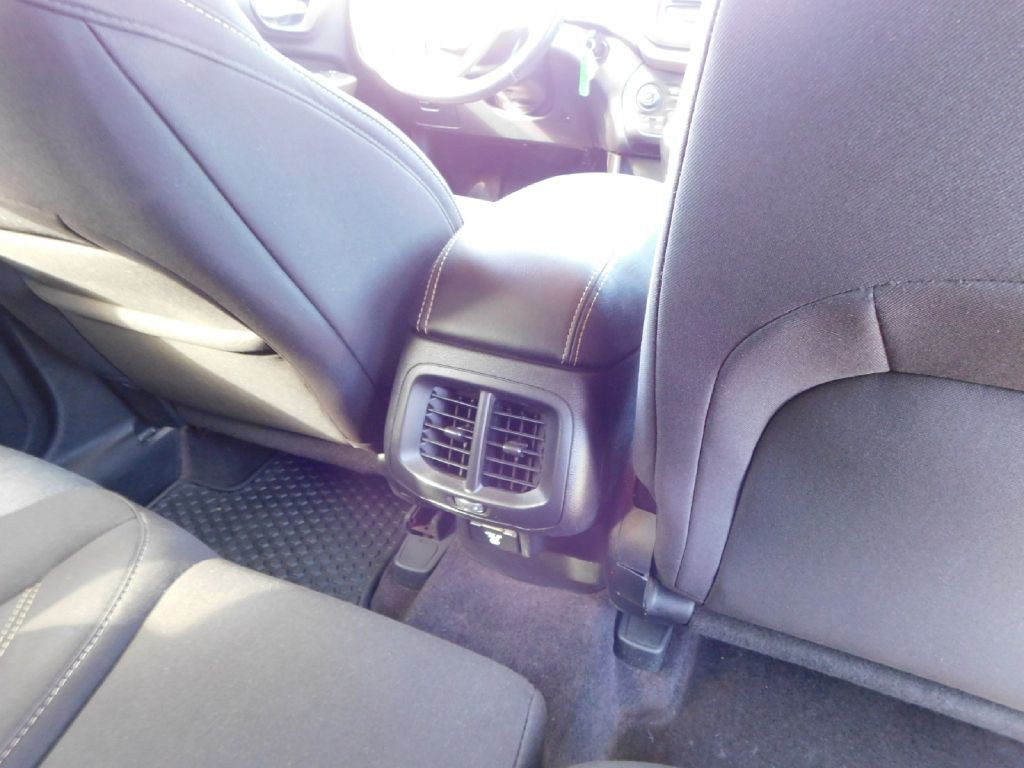 2017 Jeep Cherokee Image 21