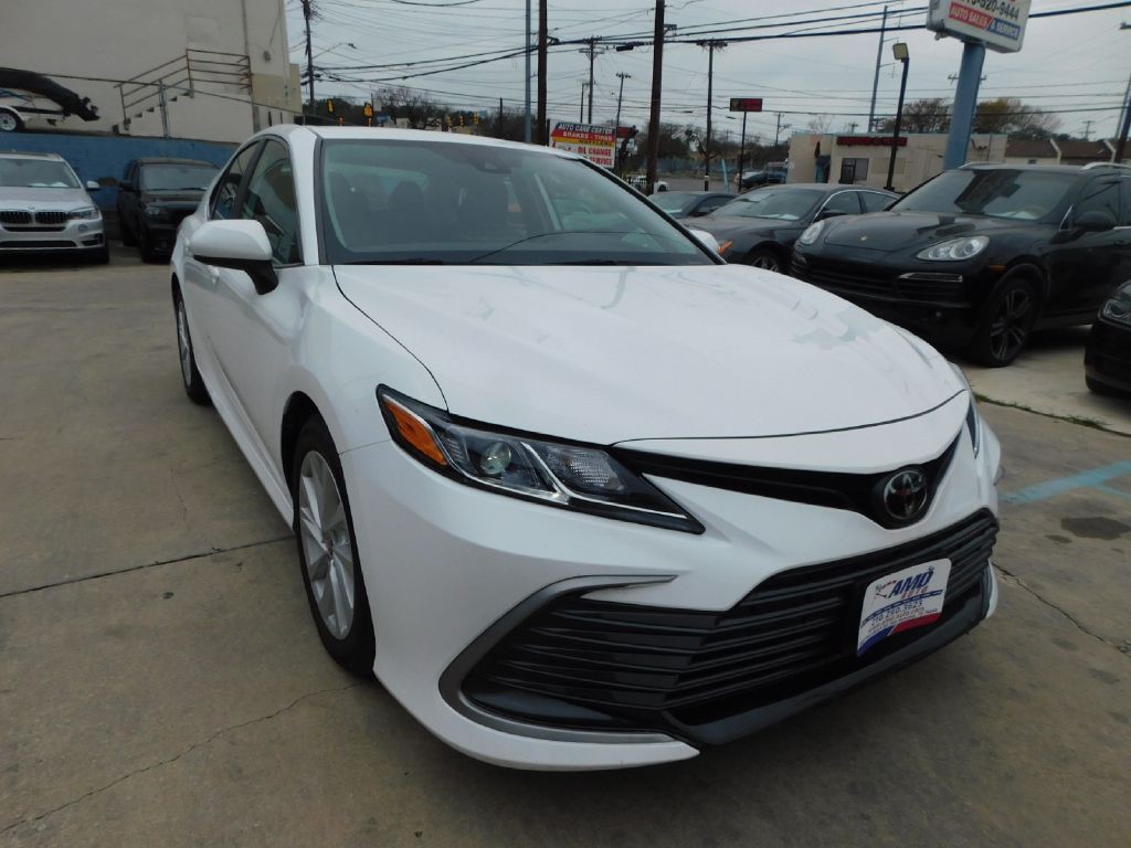 2023 Toyota Camry Image 1