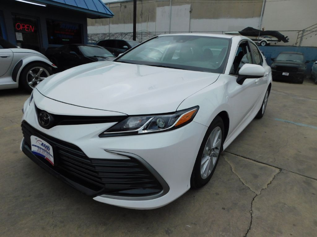 2023 Toyota Camry Image 3