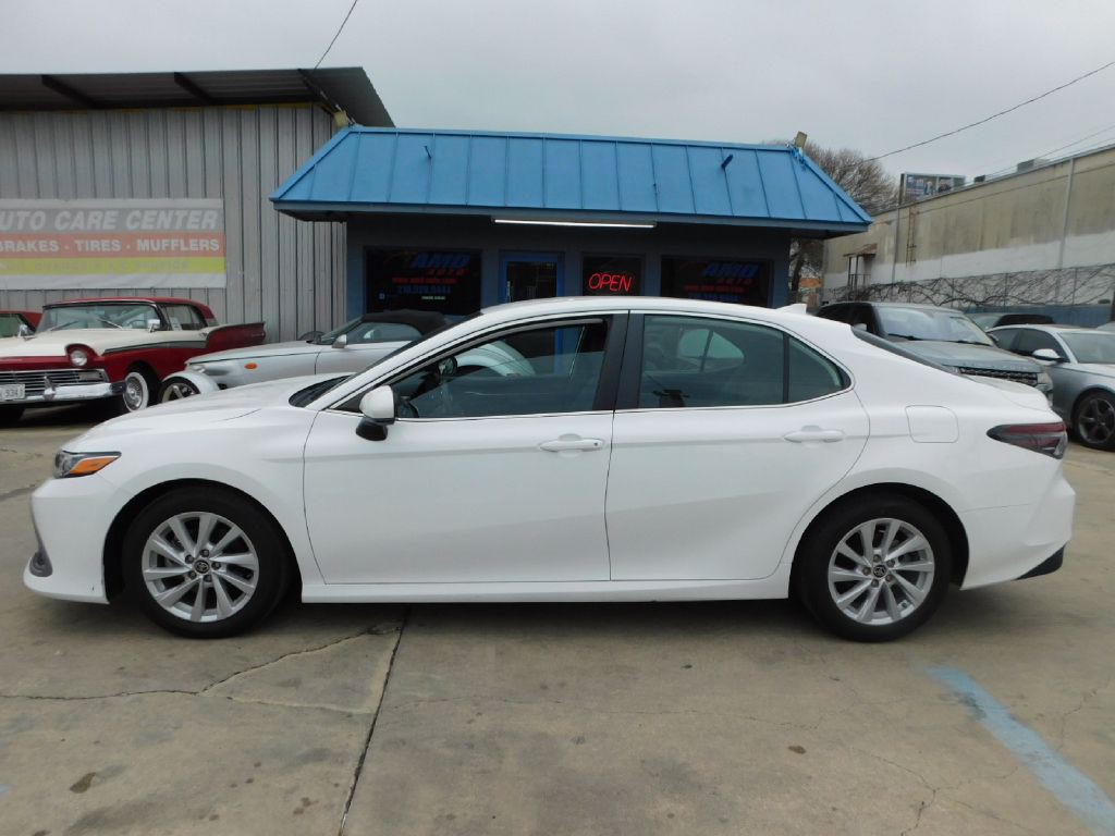 2023 Toyota Camry Image 4