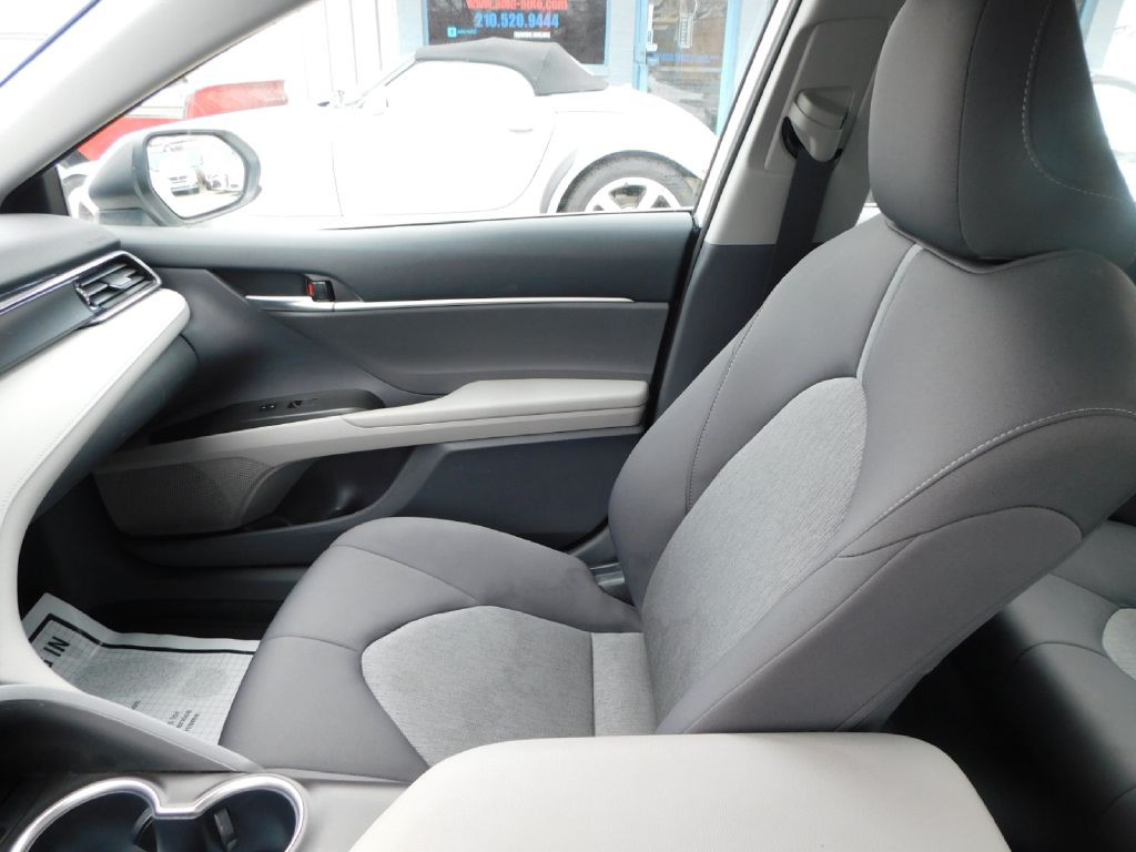 2023 Toyota Camry Image 32