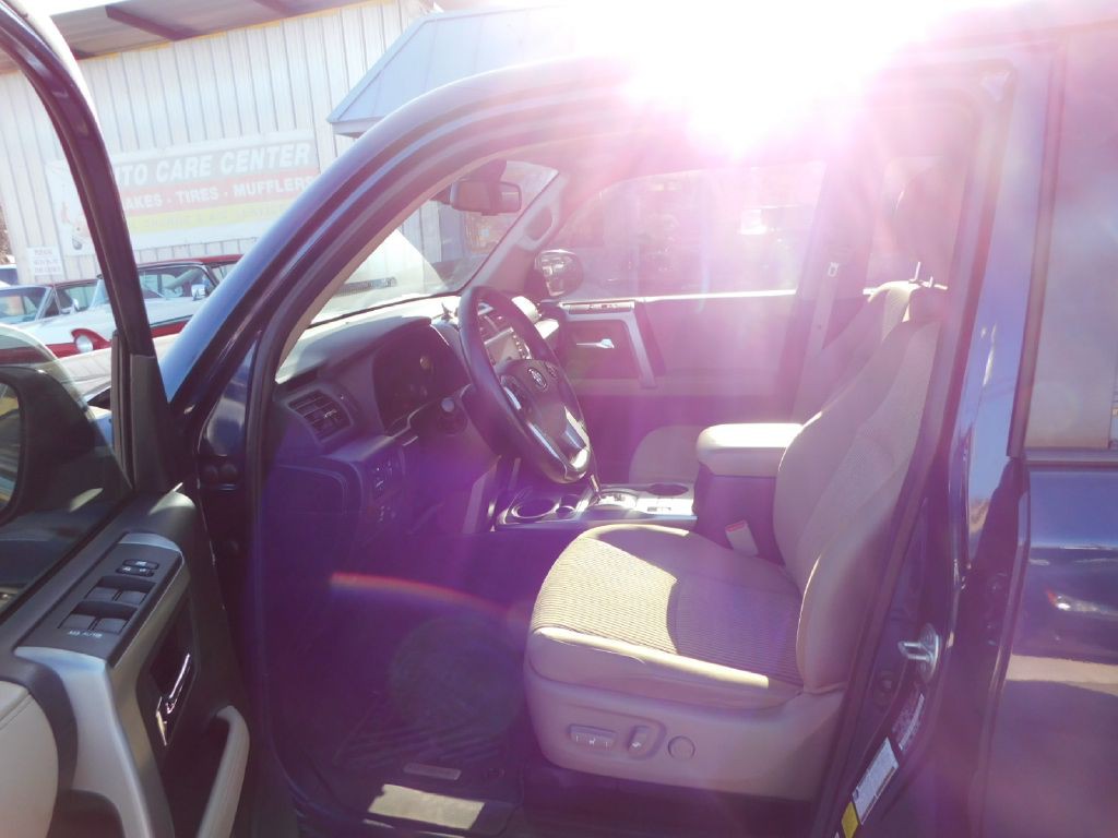 2022 Toyota 4Runner Image 18