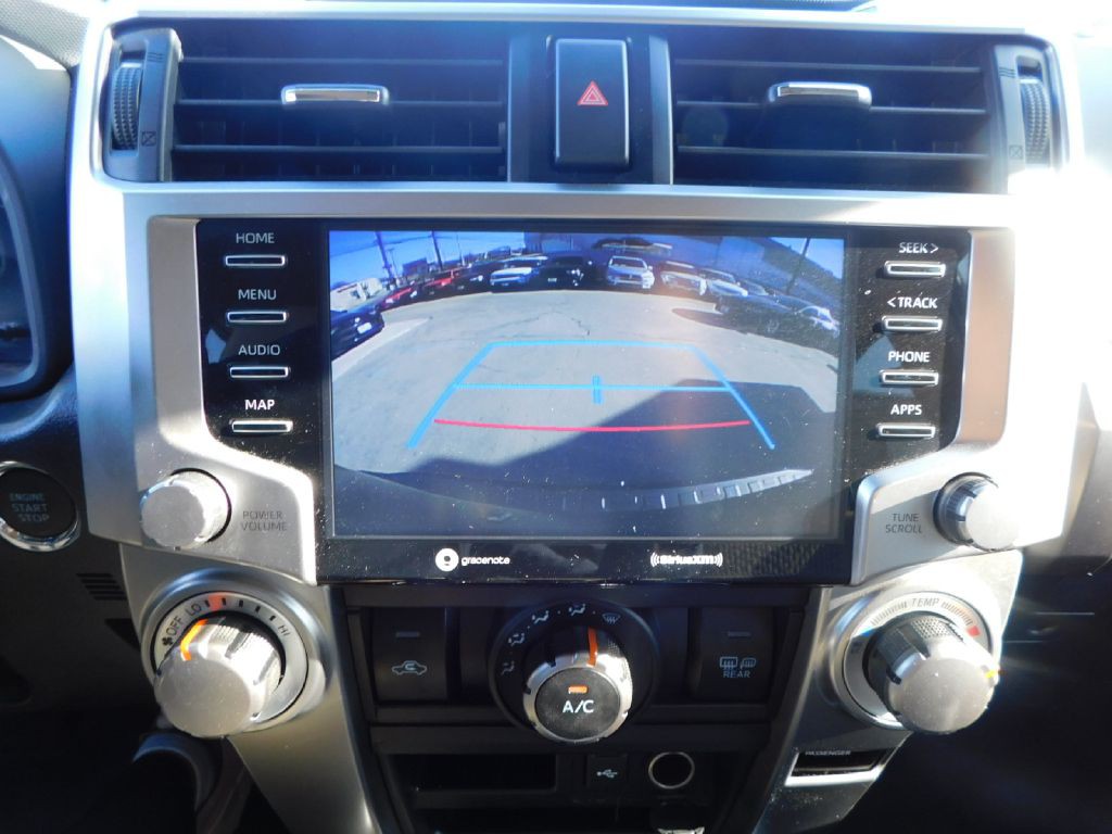 2022 Toyota 4Runner Image 31