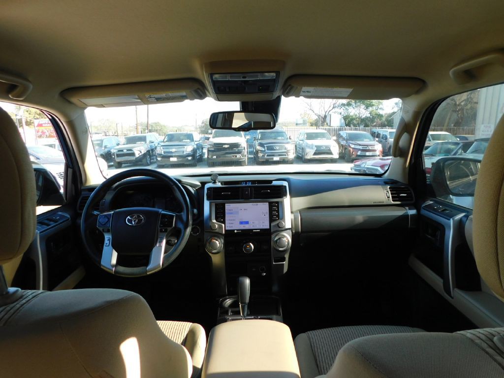 2022 Toyota 4Runner Image 38