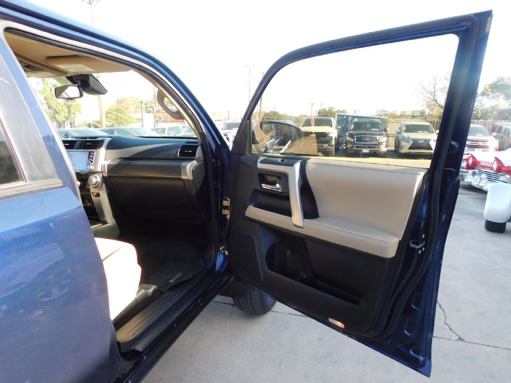 2022 Toyota 4Runner Image 43