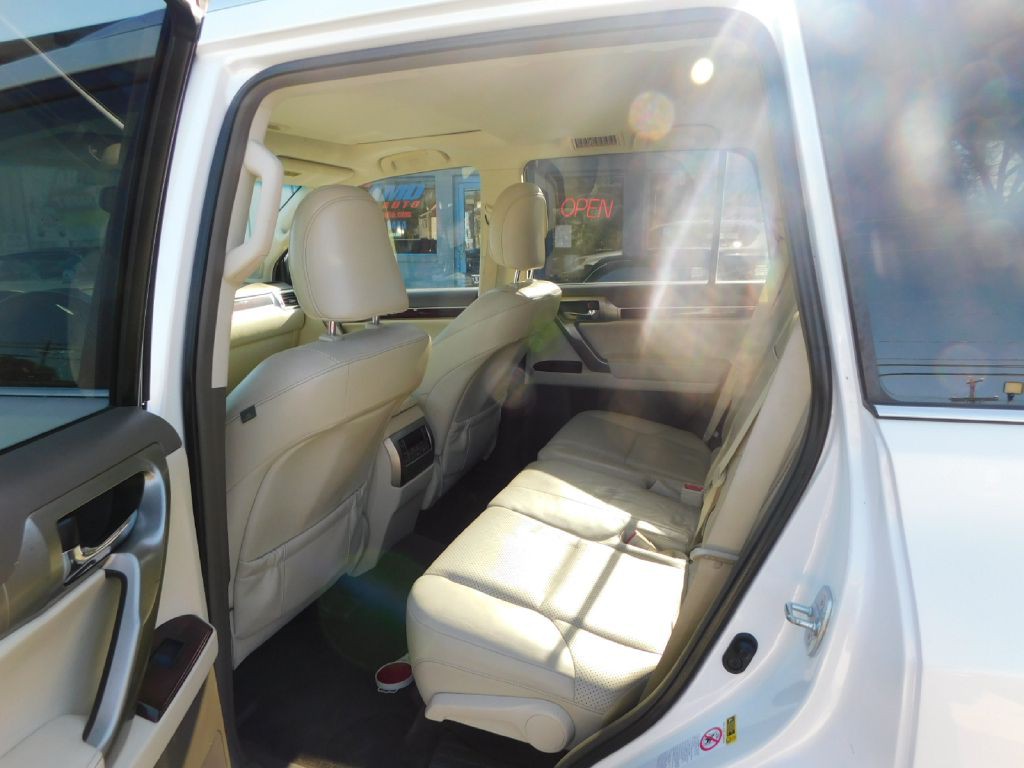 2012 Lexus GX Image 26