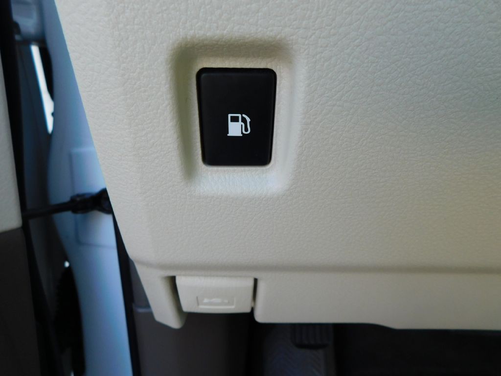 2012 Lexus GX Image 32