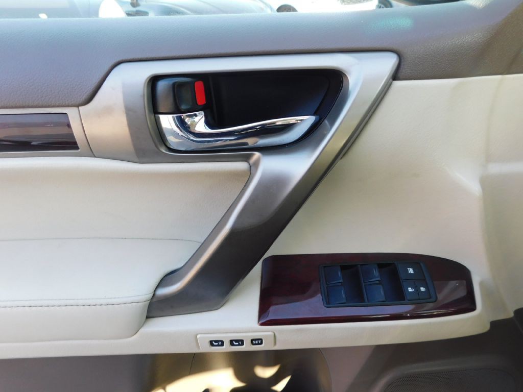 2012 Lexus GX Image 33