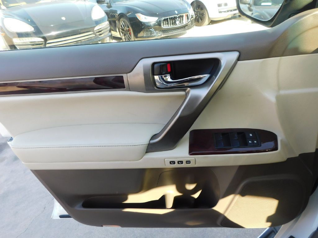 2012 Lexus GX Image 34