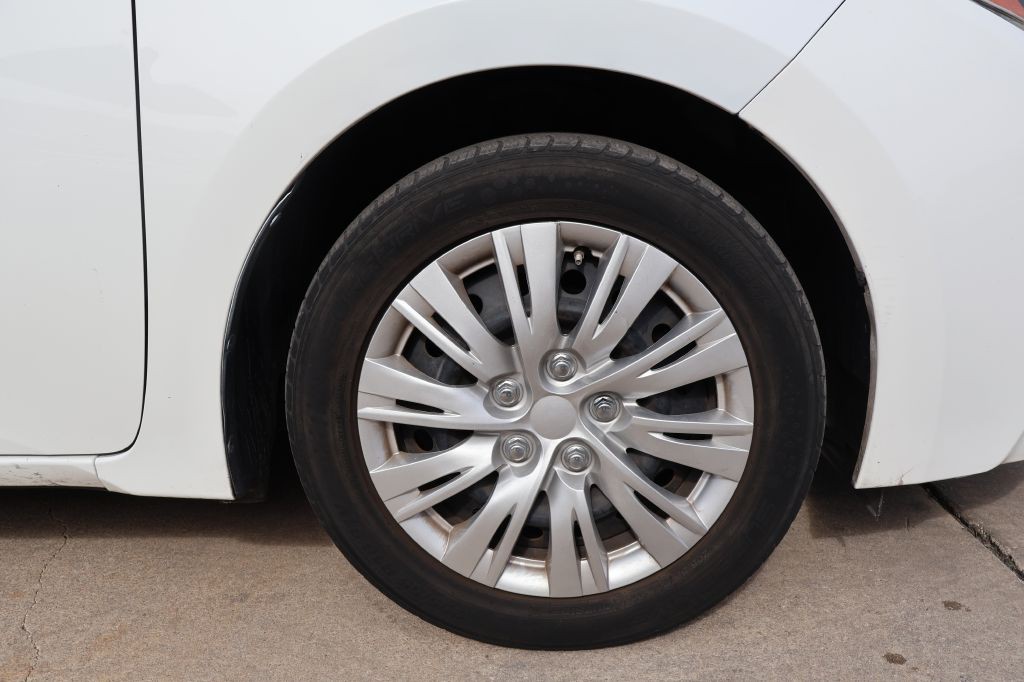 2014 Toyota Corolla Image 9