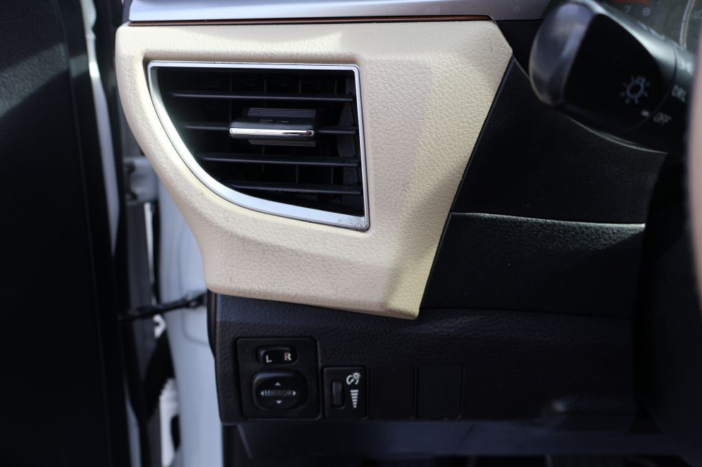 2014 Toyota Corolla Image 25