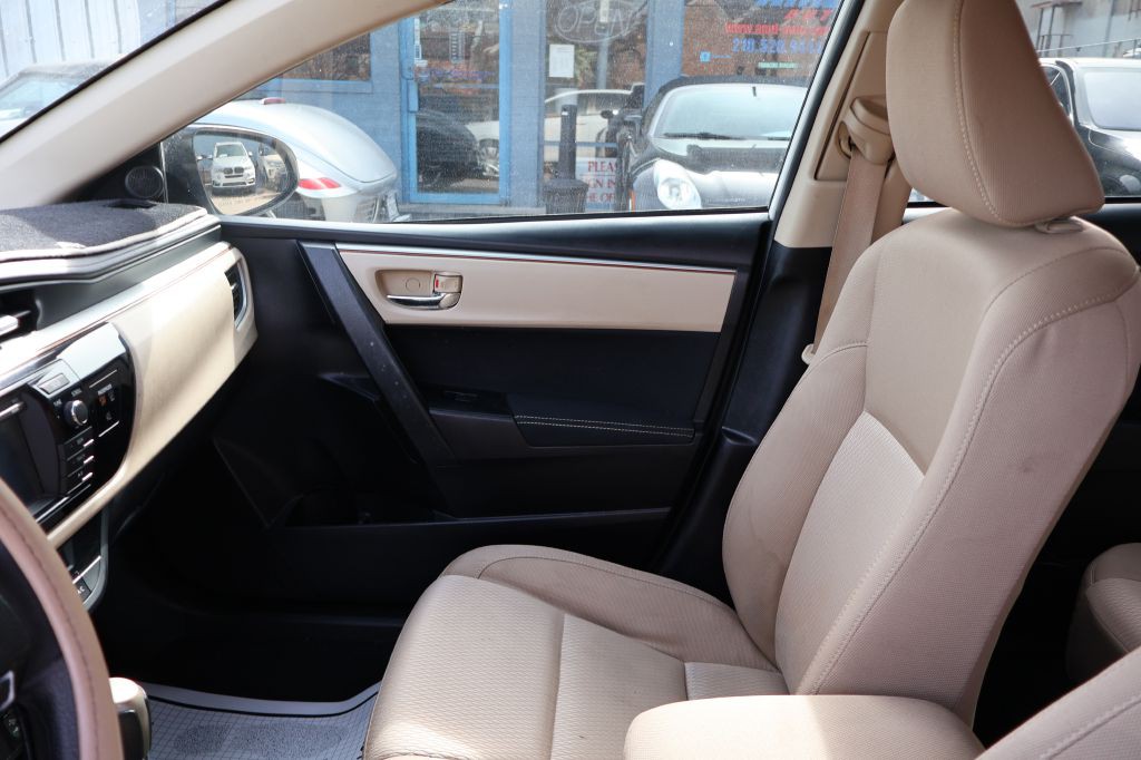 2014 Toyota Corolla Image 32