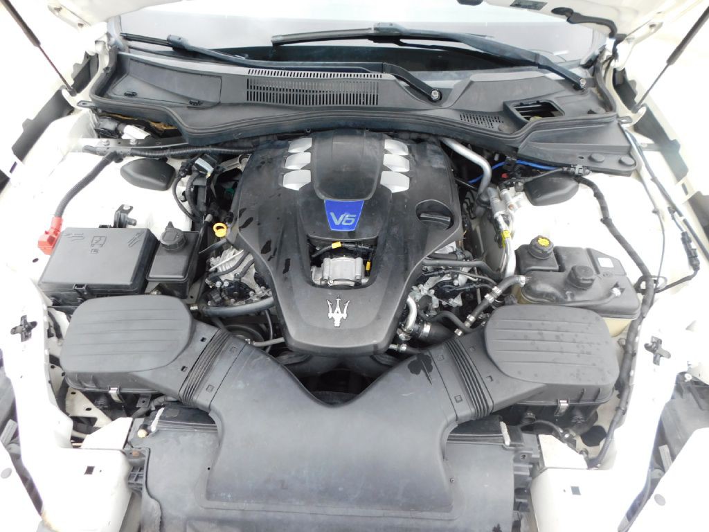 2014 Maserati Ghibli Image 17