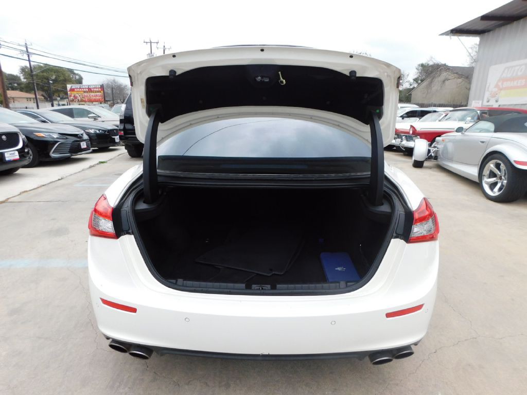 2014 Maserati Ghibli Image 19