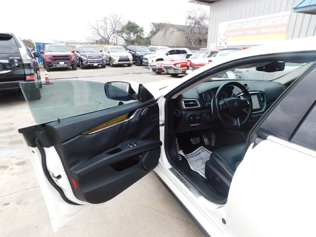 2014 Maserati Ghibli Image 22