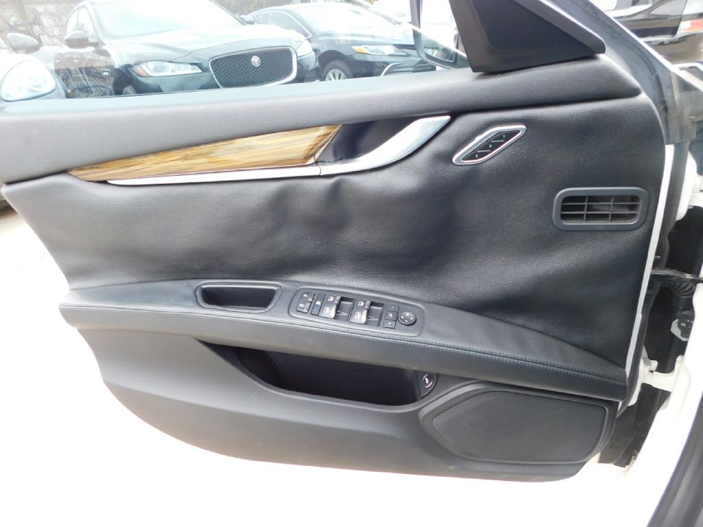 2014 Maserati Ghibli Image 30