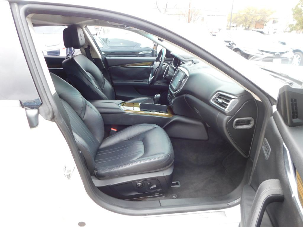 2014 Maserati Ghibli Image 46