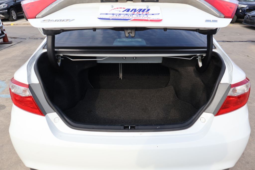 2015 Toyota Camry Image 9