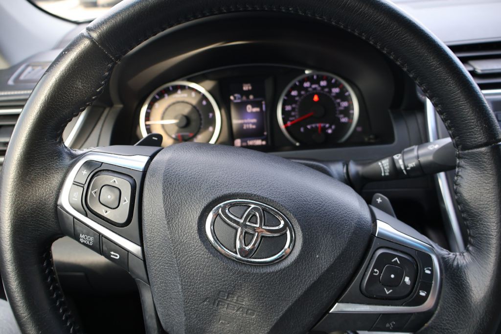 2015 Toyota Camry Image 20