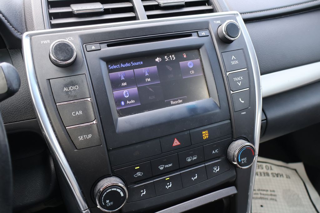 2015 Toyota Camry Image 21