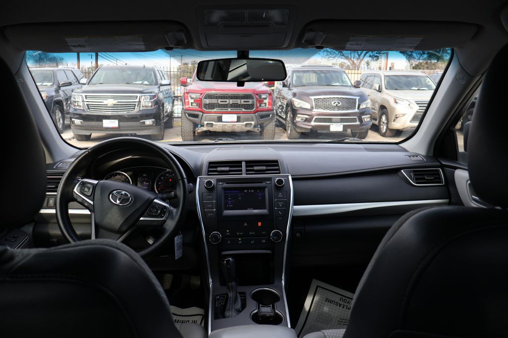2015 Toyota Camry Image 26