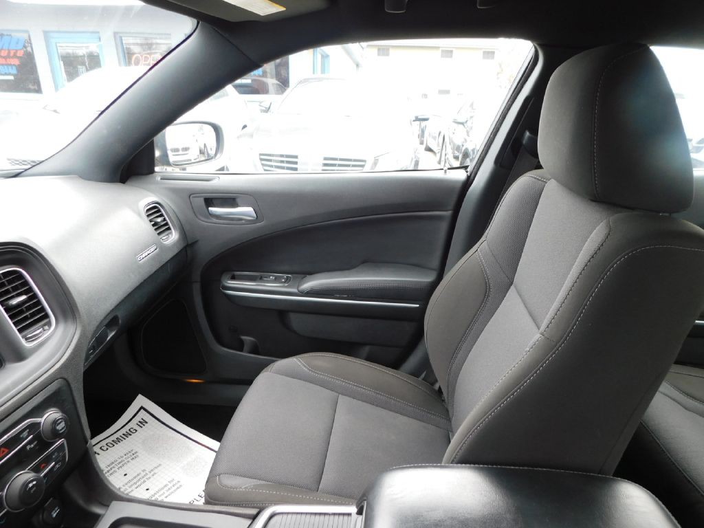 2021 Dodge Charger Image 32