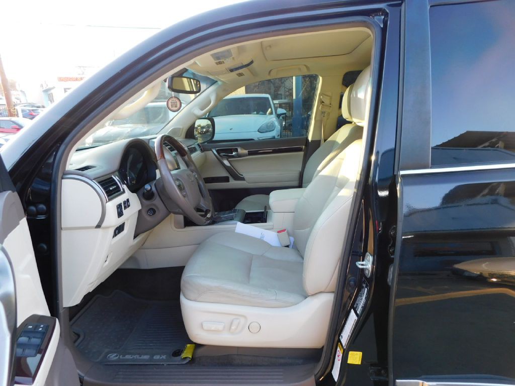 2014 Lexus GX Image 25