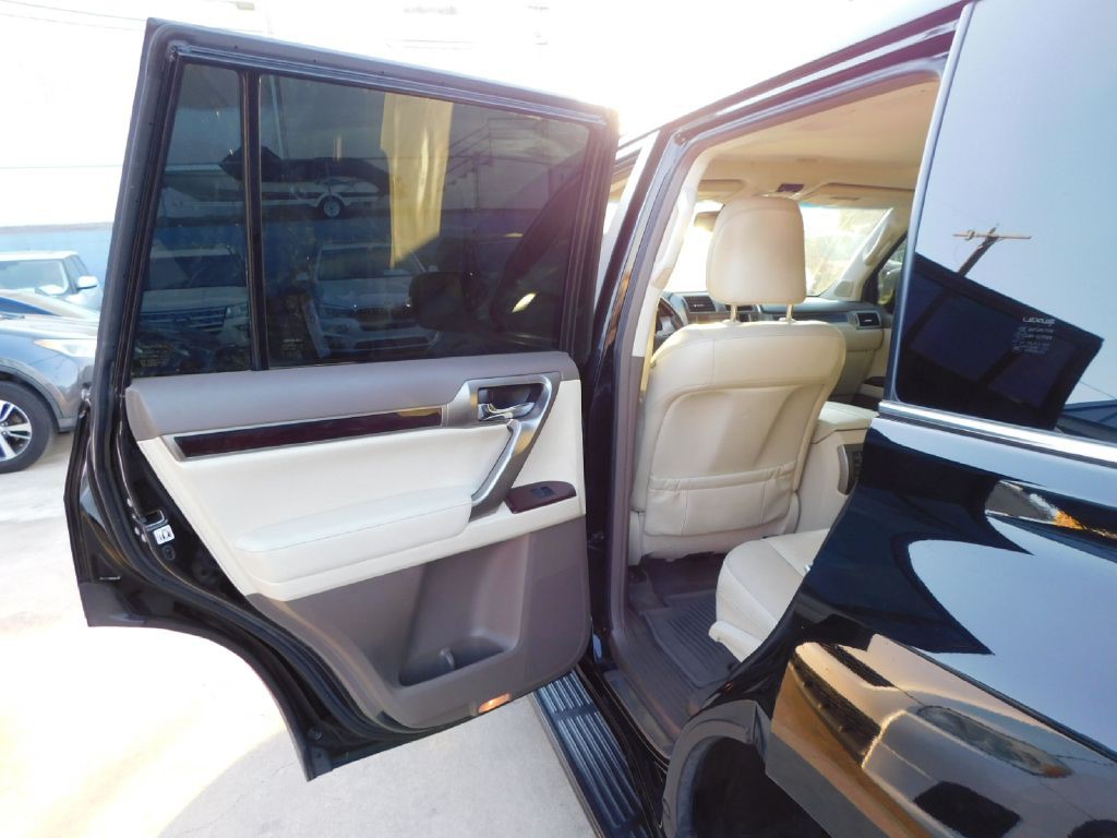 2014 Lexus GX Image 26