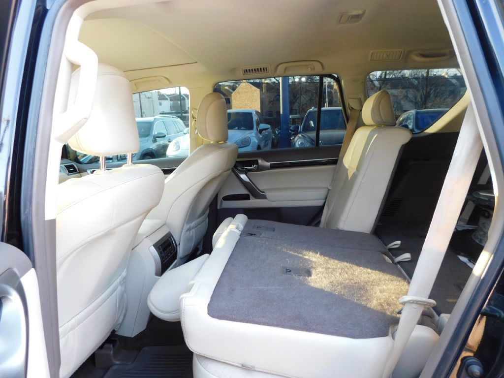 2014 Lexus GX Image 28