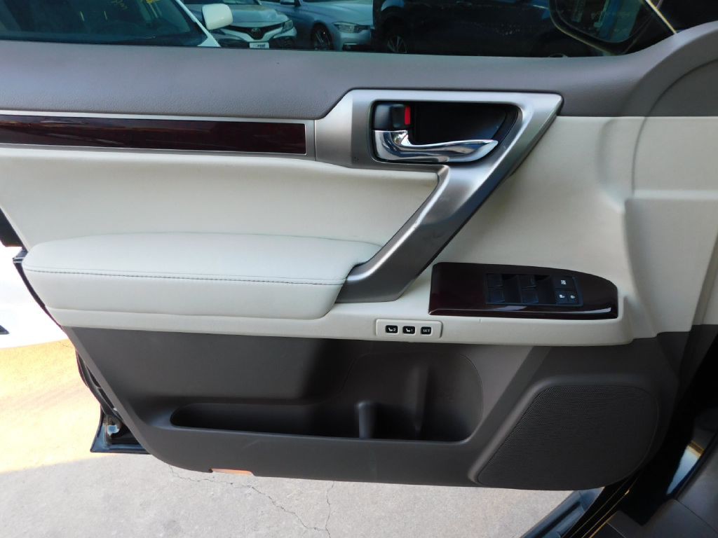 2014 Lexus GX Image 36