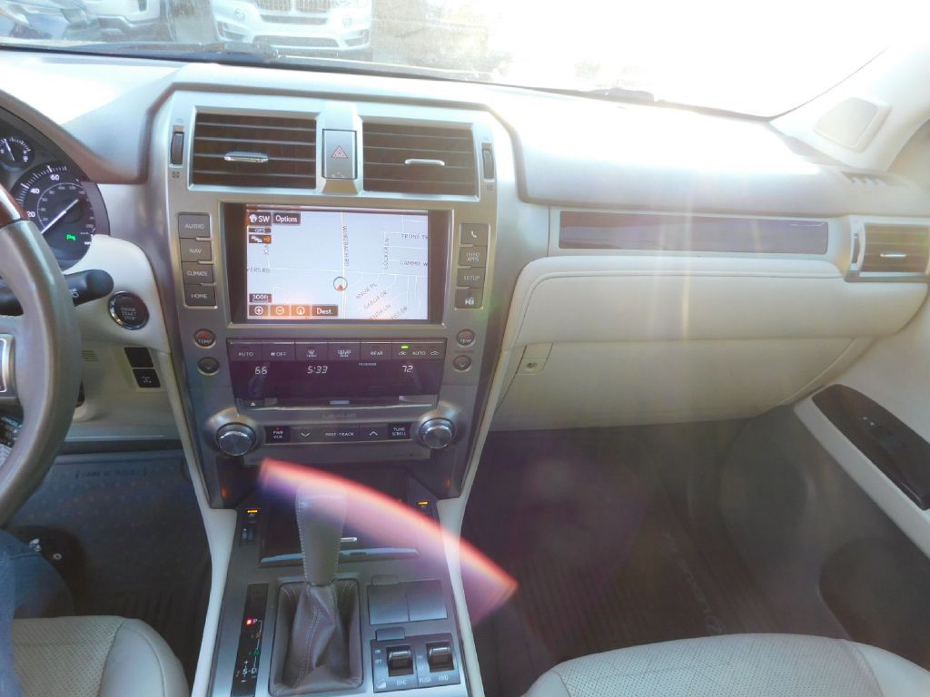 2014 Lexus GX Image 40