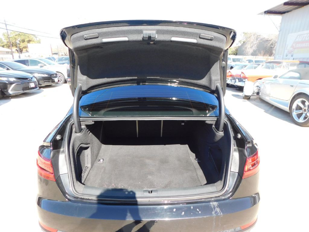 2018 Audi A4 Image 10