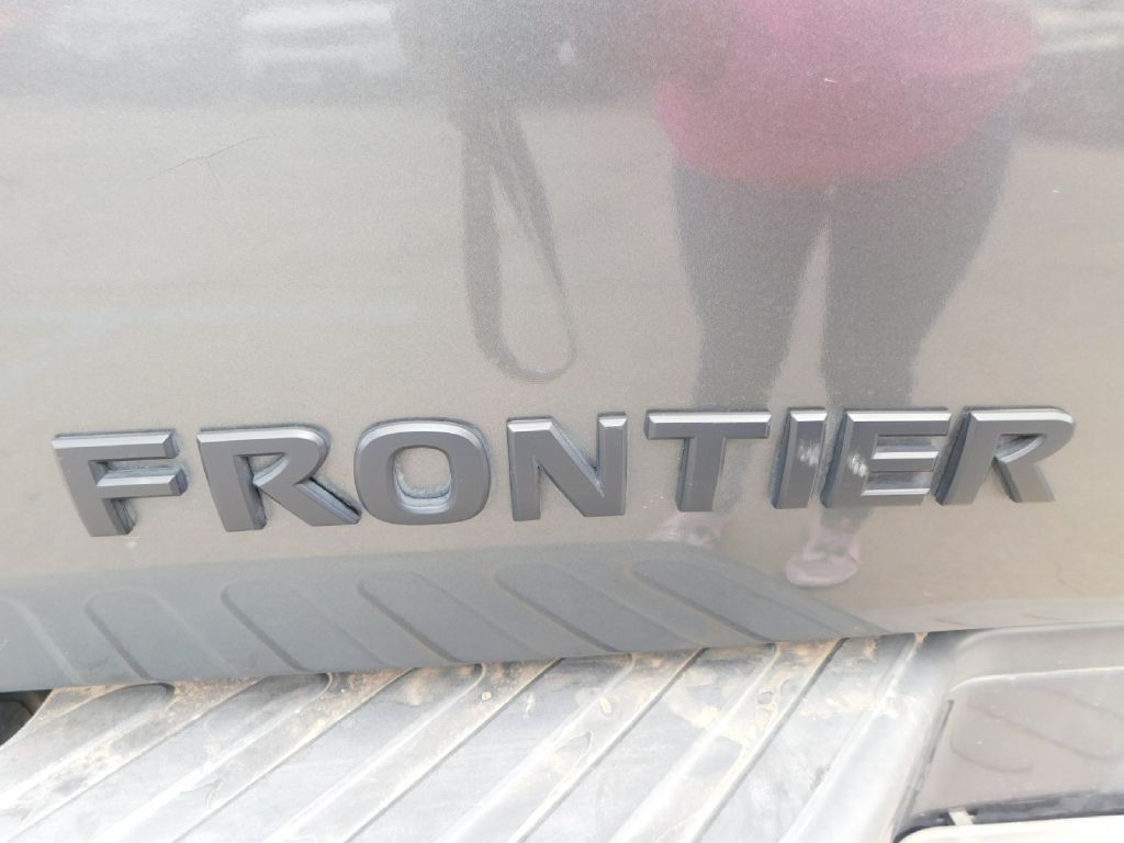 2018 Nissan Frontier Image 12