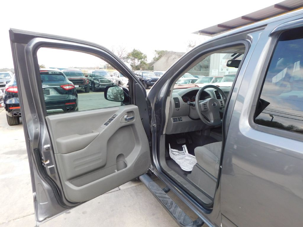 2018 Nissan Frontier Image 18