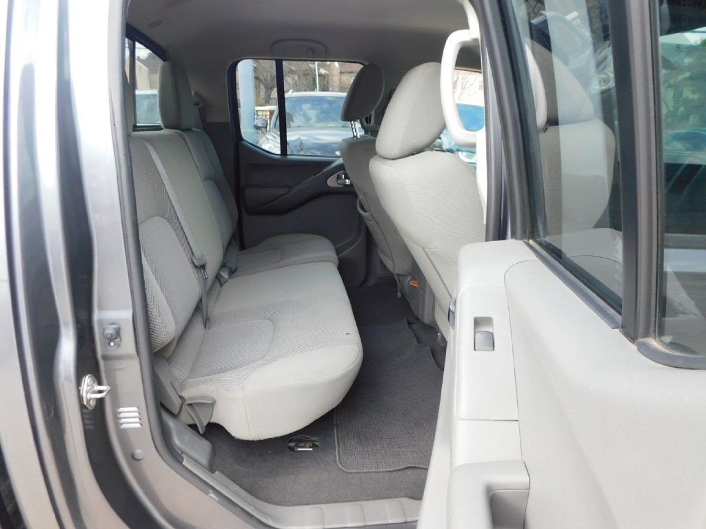 2018 Nissan Frontier Image 38