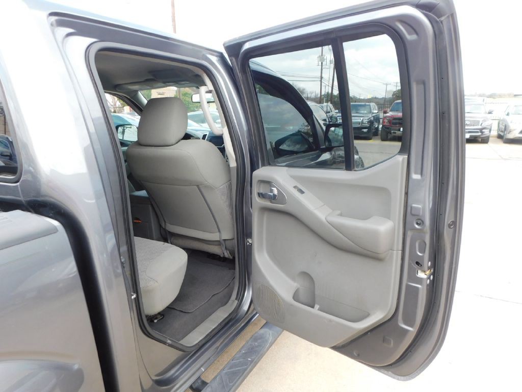 2018 Nissan Frontier Image 39