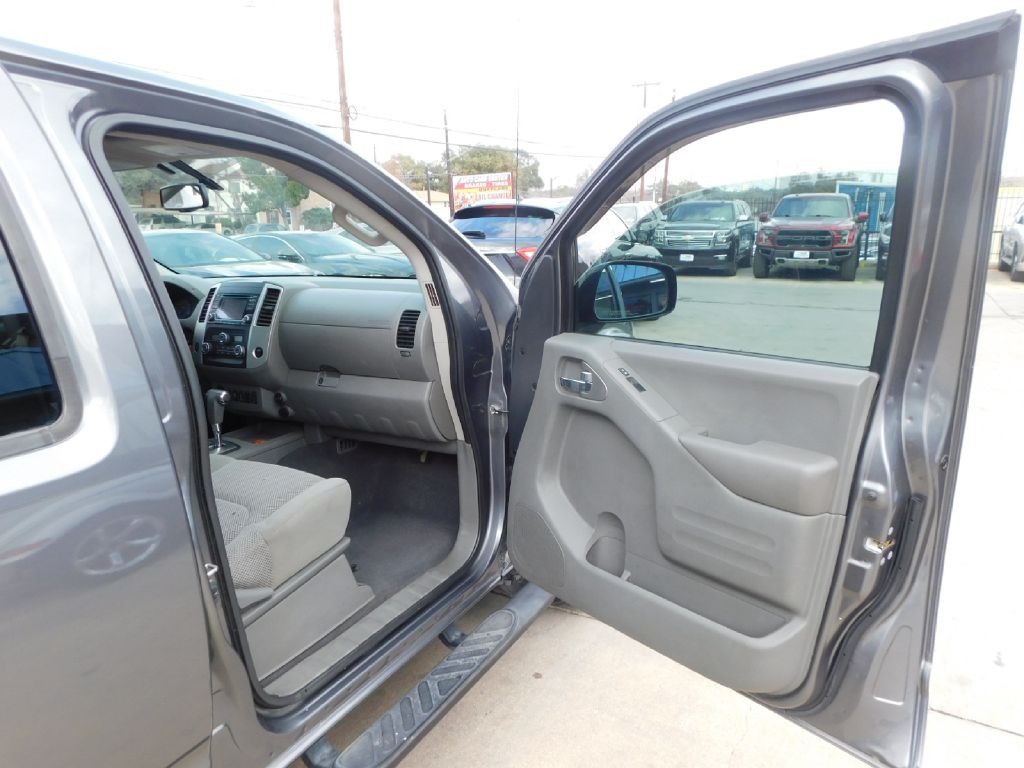 2018 Nissan Frontier Image 41