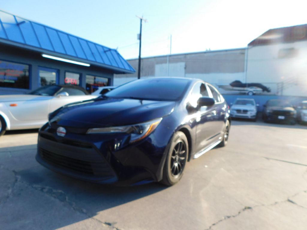 2023 Toyota Corolla Image 3