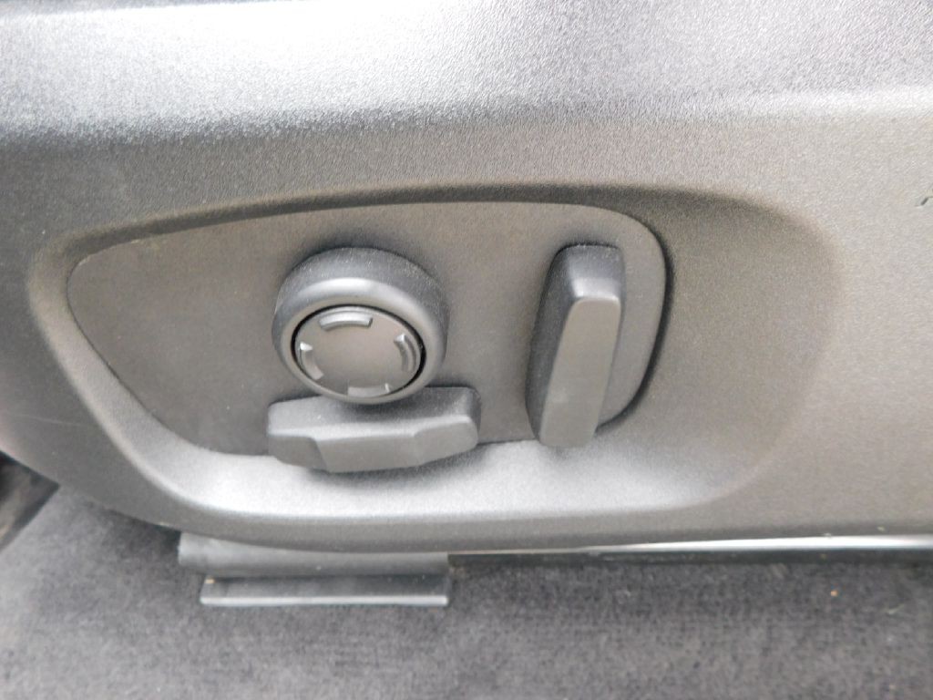 2018 Land Rover Range Rover Evoque Image 38