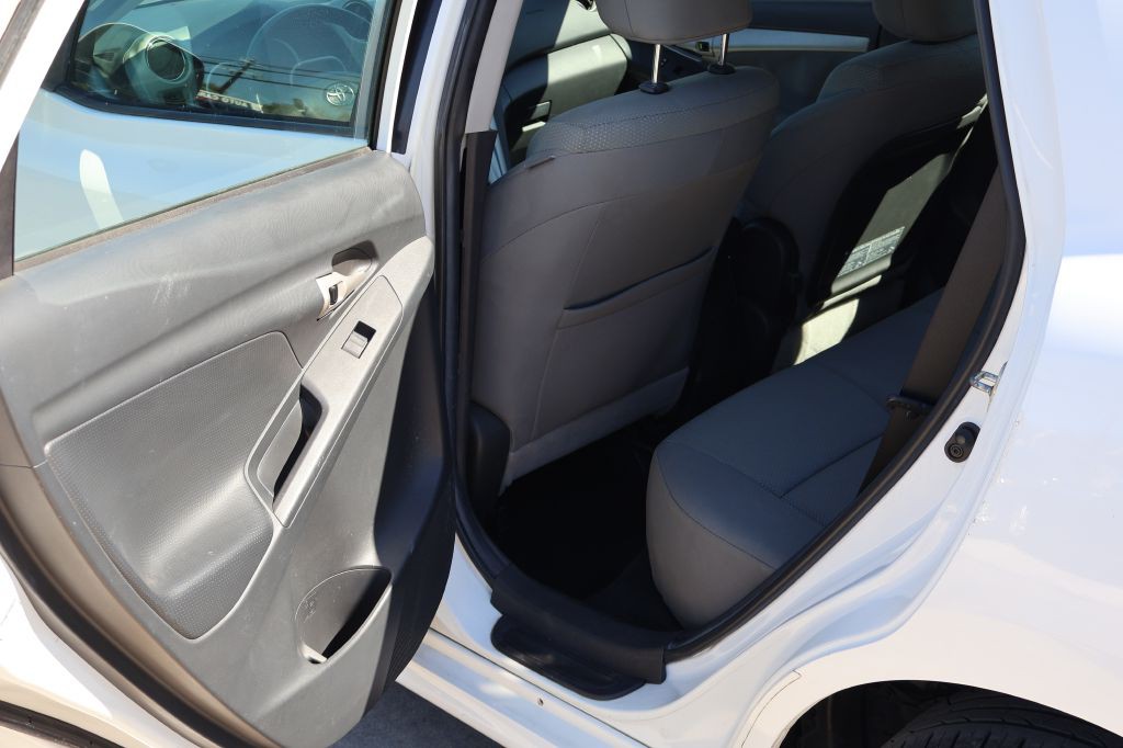 2009 Toyota Corolla Image 24